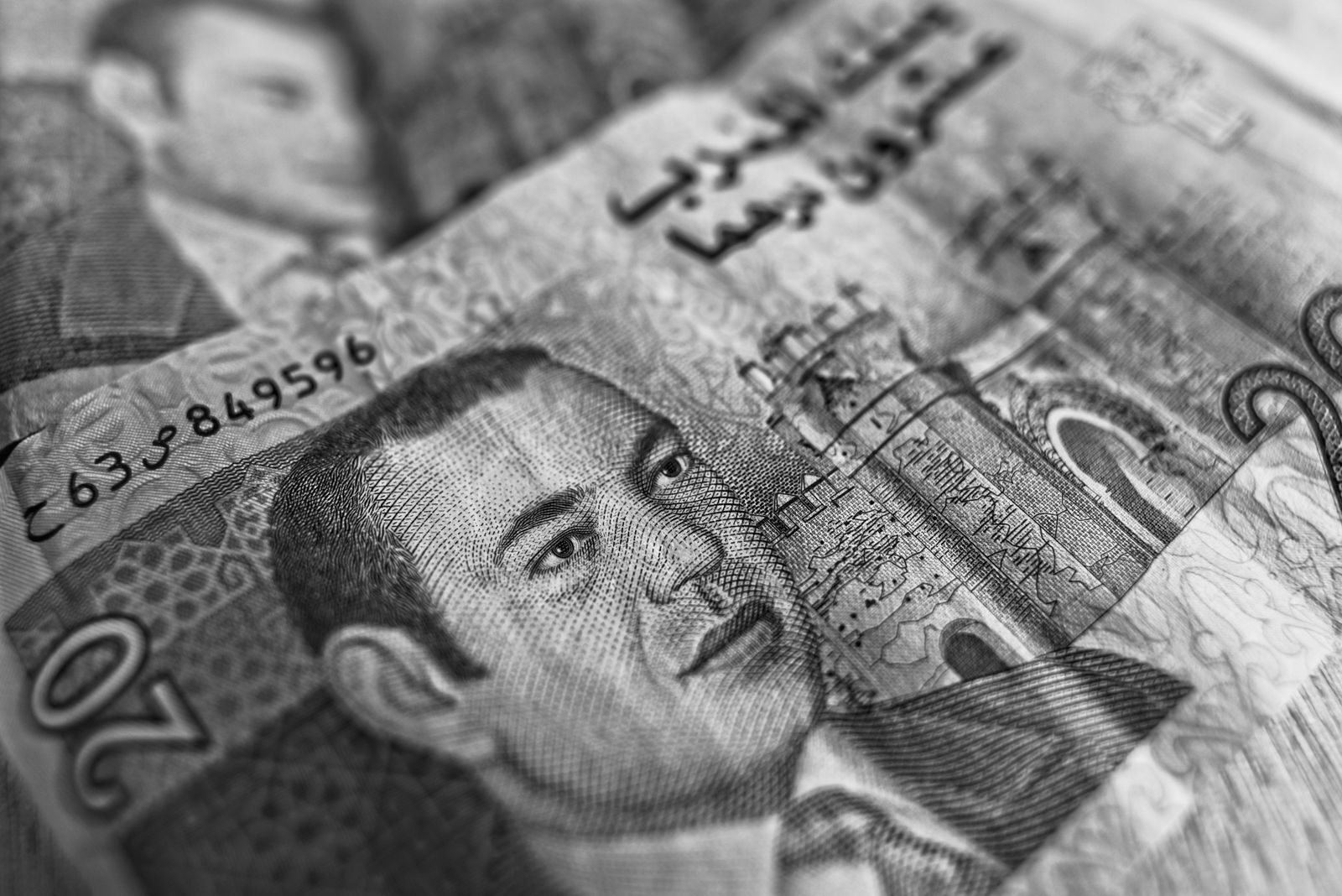 Moroccan dirham notes for tipping in Morocco